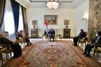 الرئيس المصري يبحث تعزيز العلاقات مع وزير خارجية المملكة