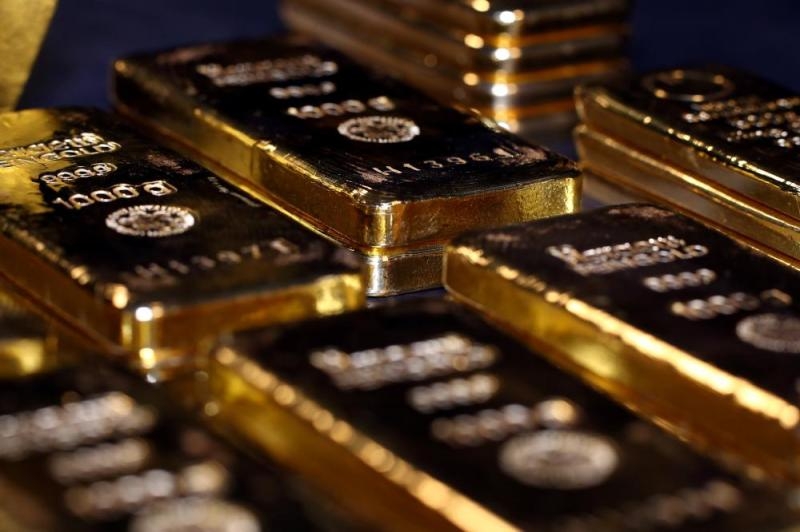 الذهب يتراجع بفعل «جني الأرباح» وتماسك الدولار