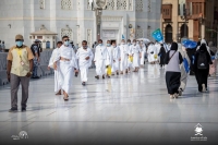بالصور.. حجاج بيت الله في المسجد الحرام لتأدية «طواف القدوم»