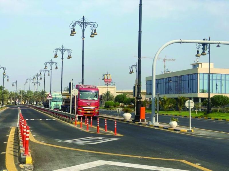 استئناف حركة الشاحنات البحرينية عبر جسر الملك فهد
