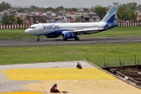 بلومبورج: غياب نظم السلامة على مدارج مطارات الهند