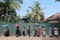 انتخابات سريلانكا تعزز سلطات الأخوين راجاباكسا