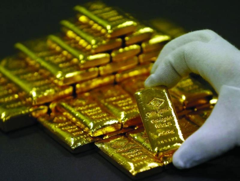 الذهب يرتفع مع انخفاض الدولار
