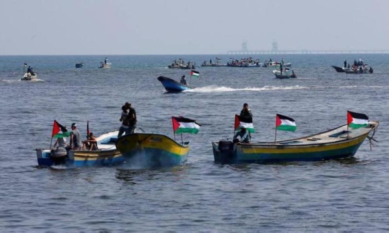 زوارق الاحتلال تهاجم الصيادين في شمال غزة