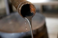 هبوط النفط بفعل مخاوف الطلب وزيادة المعروض
