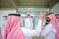 وزير الرياضة يلتقي رؤساء أندية الباحة.. ويتفقد مدينة الملك سعود الرياضية