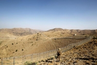 باكستان تفتح الحدود مع أفغانستان لتسهيل حركة التجارة