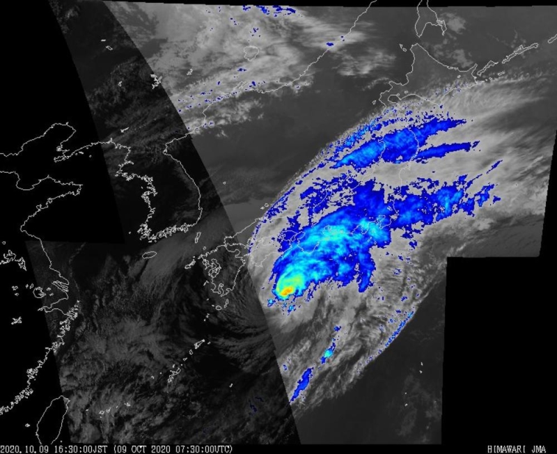 توقعات بهطول أمطار غزيرة مع اقتراب إعصار من اليابان