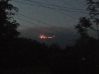 اندلاع حريق ضخم في أعلى جبل بإفريقيا