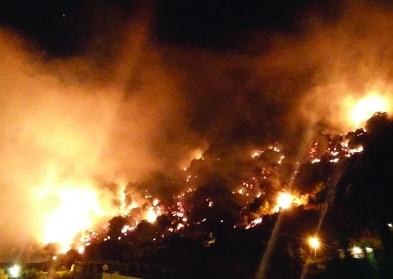 حريق ضخم بقمة «كليمنجارو»
