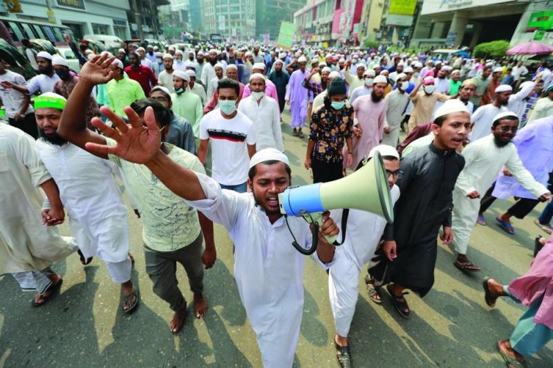 شوارع بنجلاديش تحتج على تعليقات ماكرون