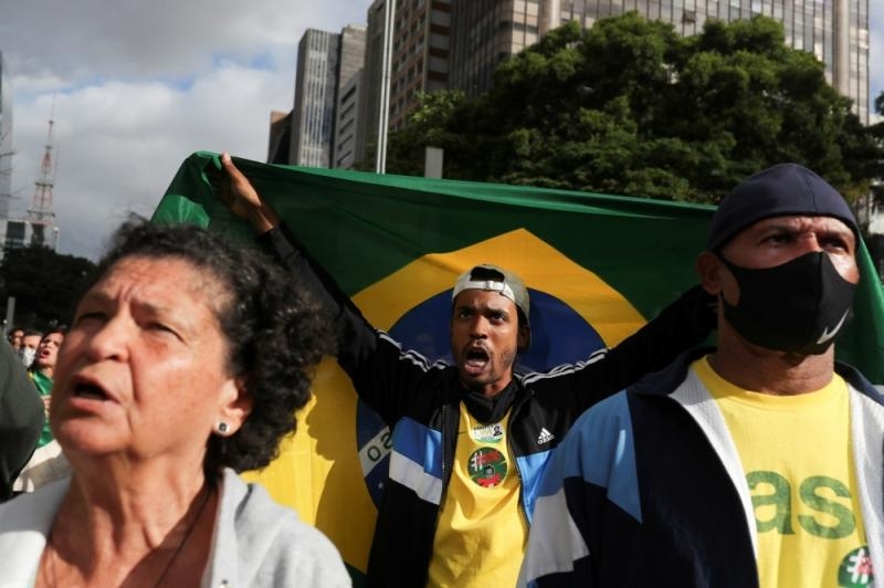 البرازيل.. 10 آلاف إصابة جديدة بكورونا و190 وفاة