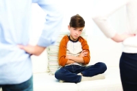 «الدعم العاطفي» يحمي الأطفال من آثار طلاق الوالدين