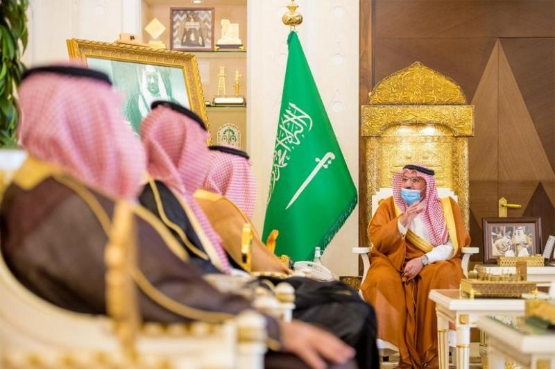 أمير القصيم والفيصل يستعرضان خطة عمل رالي داكار