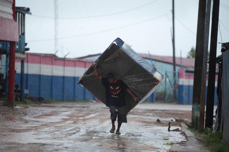 الإعصار أيوتا يبدأ باجتياح نيكاراغوا