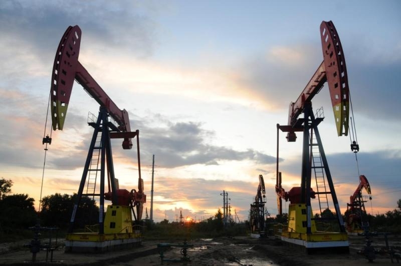ارتفاع مخزونات أمريكا من النفط الخام والبنزين