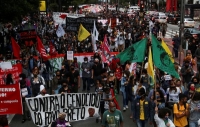 احتجاجات عنيفة في البرازيل بعد مقتل رجل أسود على يد حارسي أمن