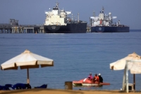 اتساع الفجوة بين الشرق والغرب في أسعار النفط.. والمنتجون يركزون على آسيا