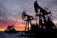 توقعات ببقاء أسعار النفط متدنية في عام 2021