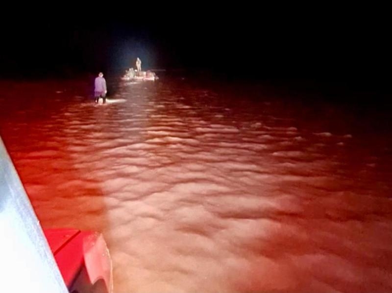 الكويت .. إنقاذ 83 شخصا حجزتهم مياه الأمطار في مركباتهم