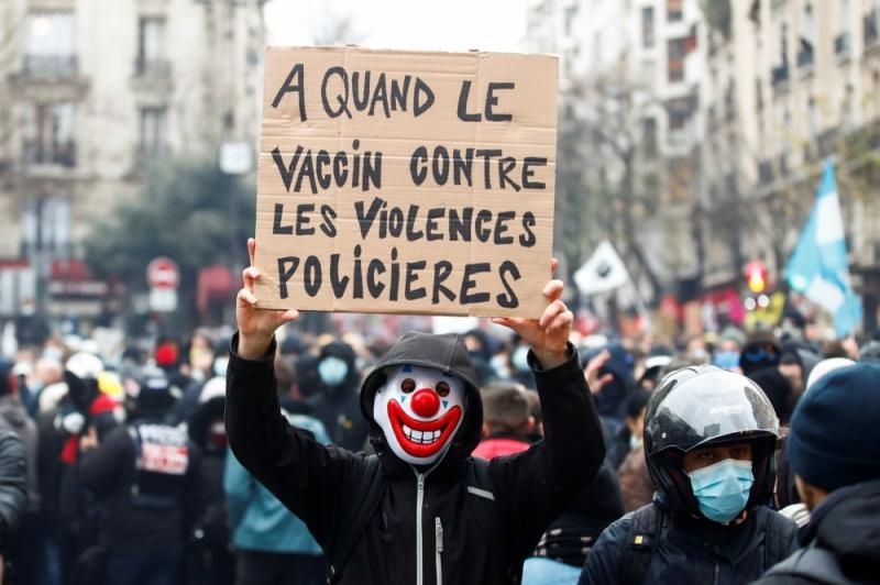 مسيرة في باريس احتجاجا على قانون أمني مثير للجدل
