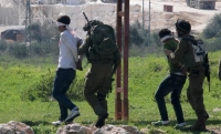 قوات الاحتلال تعتقل 5 فلسطينيين من رام الله