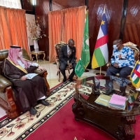"قطان" يبحث مع رئيس أفريقيا الوسطى سبل تعزيز التعاون