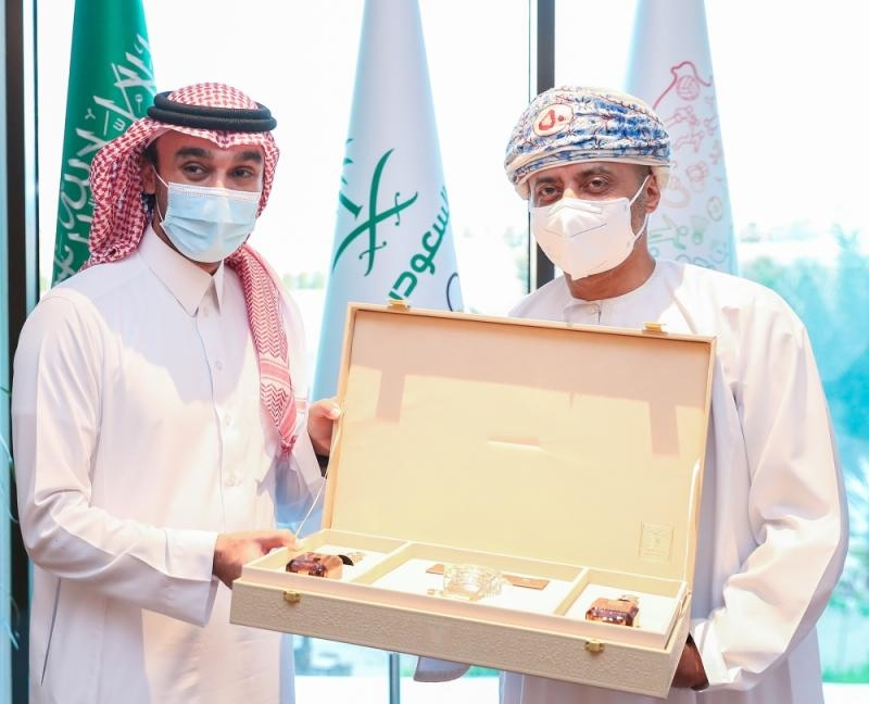 الأمير عبدالعزيز بن تركي يشرح ملف الرياض 2030 للوفود الآسيوية