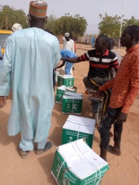مركز الملك سلمان يدعم متضرري سيول النيجر بـ 86 طن أغذية
