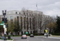 السفارة في واشنطن تهيب بمواطنيها تجنب أماكن المظاهرات