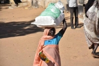 مركز الملك سلمان يدعم غرب دارفور بـ 53 طن أغذية