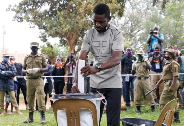 اليوم .. أوغندا تنتخب رئيساً جديداً