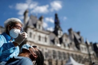 فرنسا: إصابات كورونا تصل إلى 2.91 مليون حالة