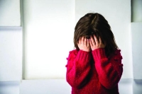4 خطوات تبعد الوالدين عن استخدام «العنف اللفظي» ضد أبنائهما