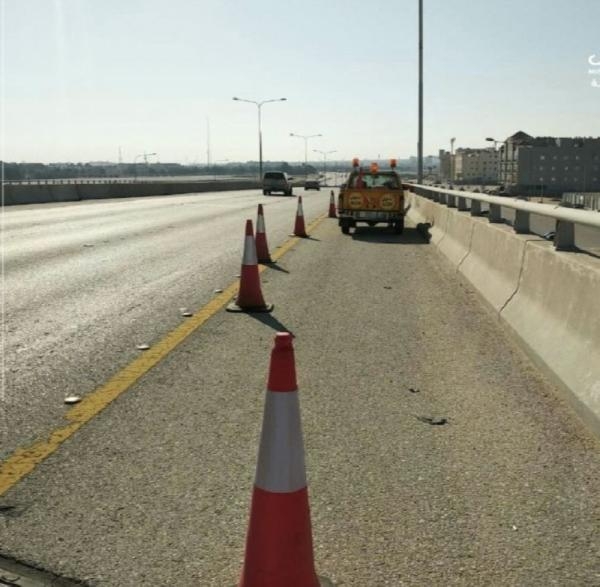 طلاء حديد الجسور على طريق الأمير محمد بن فهد