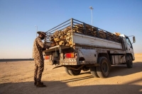 ضبط 2.3 طن حطب محلي في الرياض