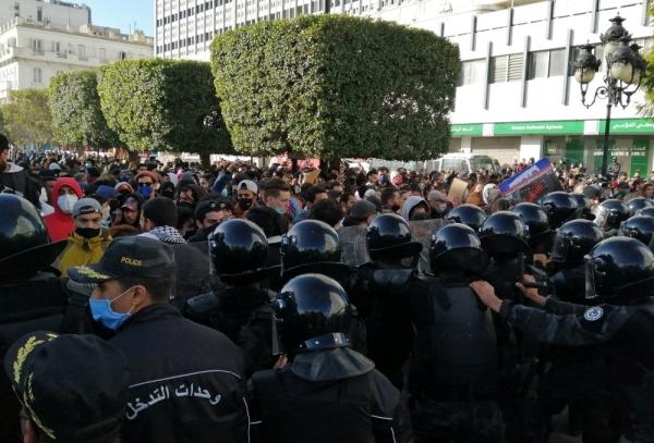 تونس.. مواجهات بين الأمن ومحتجين بعد وفاة محتج