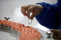 دبي تبدأ التطعيم بلقاح "سينوفارم" الصيني اعتبارا من الغد