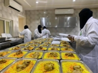 أمير الرياض يوجه بتوزيع ألف وجبة يوميًا لمتضرري كورونا