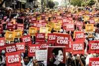 عشرات الآلاف يتظاهرون مجددا ضد الانقلاب في ميانمار