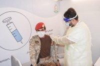 «الدفاع» تدشن مركز تطعيم ضد كورونا بمدينة الأمير سلطان 