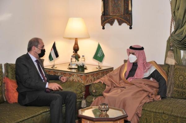 وزير الخارجية يبحث الموضوعات المشتركة مع نظيره الأردني
