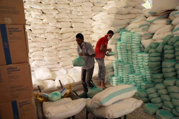 الخارجية الأمريكية: الحوثي يتلاعب ويمول حربه ببيع المساعدات الإنسانية