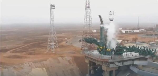 المملكة تُطلق بنجاح قمرين صناعيين على متن صاروخ روسي