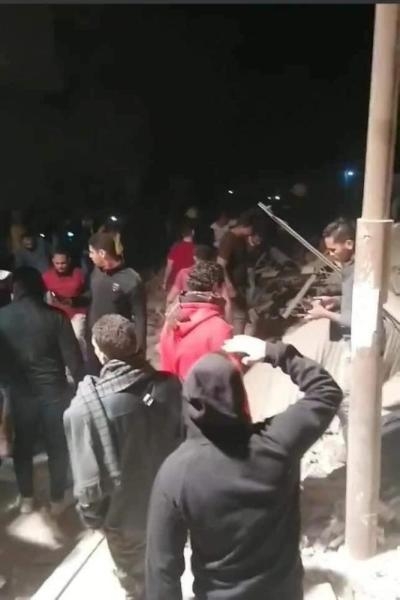 القاهرة.. 23 مصابا و3 وفيات في انهيار برج سكني