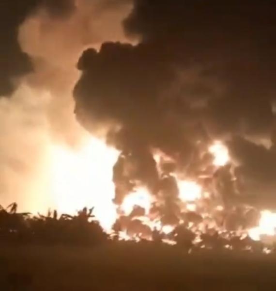 حريق ضخم في مصفاة «بالونجان» النفطية بإندونيسيا