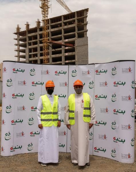 برج عملاء «بنده» الخيري يرتفع في مكة دعما للأطفال ذوي الإعاقة بالمملكة