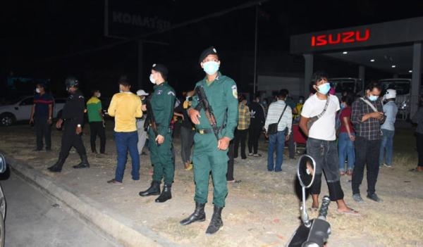 كمبوديا.. احتجاز 155 مركبة خالفت حظر التجول الصارم