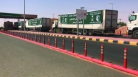 13 شاحنة إغاثية تعبر منفذ الوديعة لمحافظات يمنية
