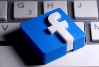 فيسبوك يؤجل قراره بشأن العودة المحتملة لترامب إلى المنصة